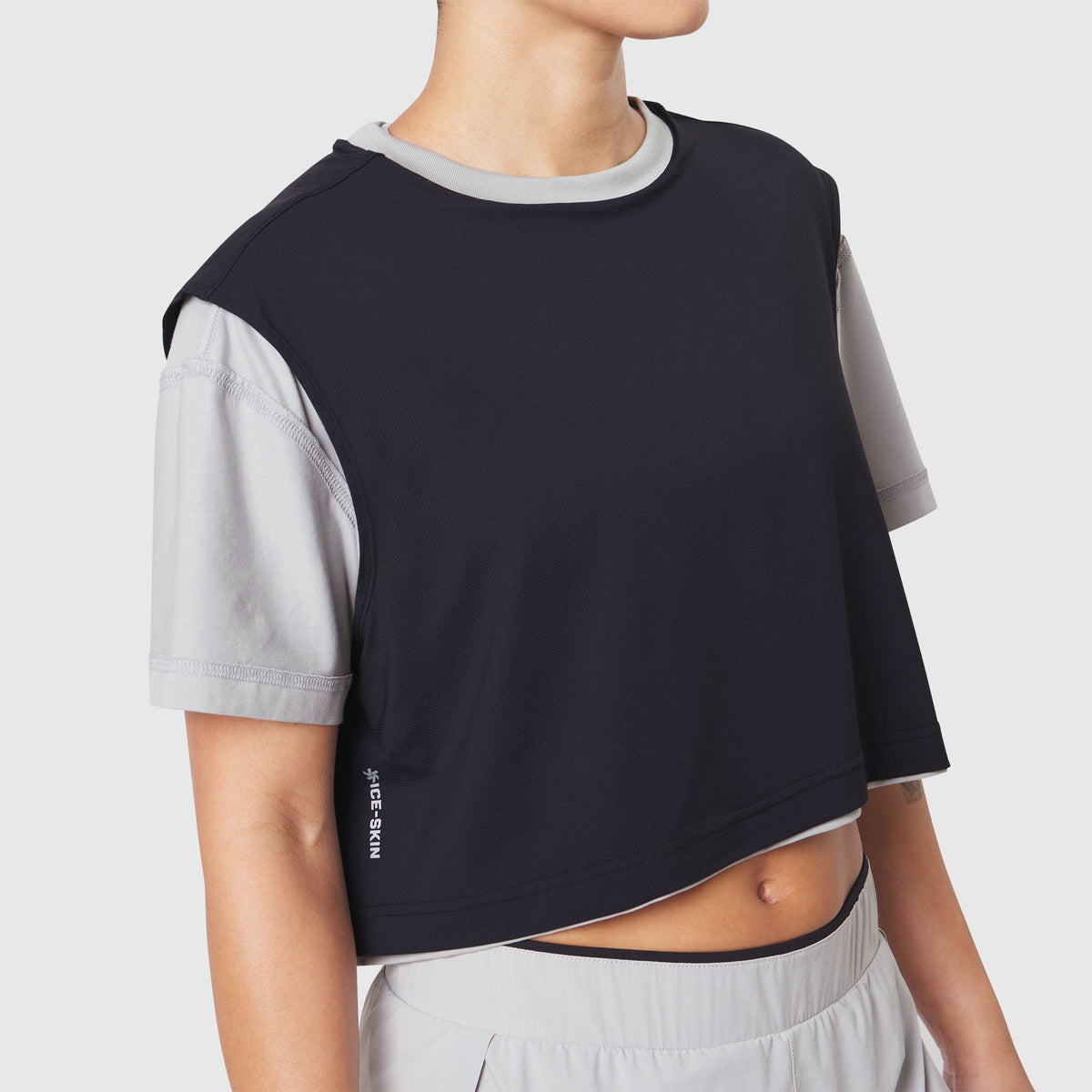 W082. SUPIMA® Ice-Skin™ Reversible Crop Tee - Slate Grey/Black | ASRV