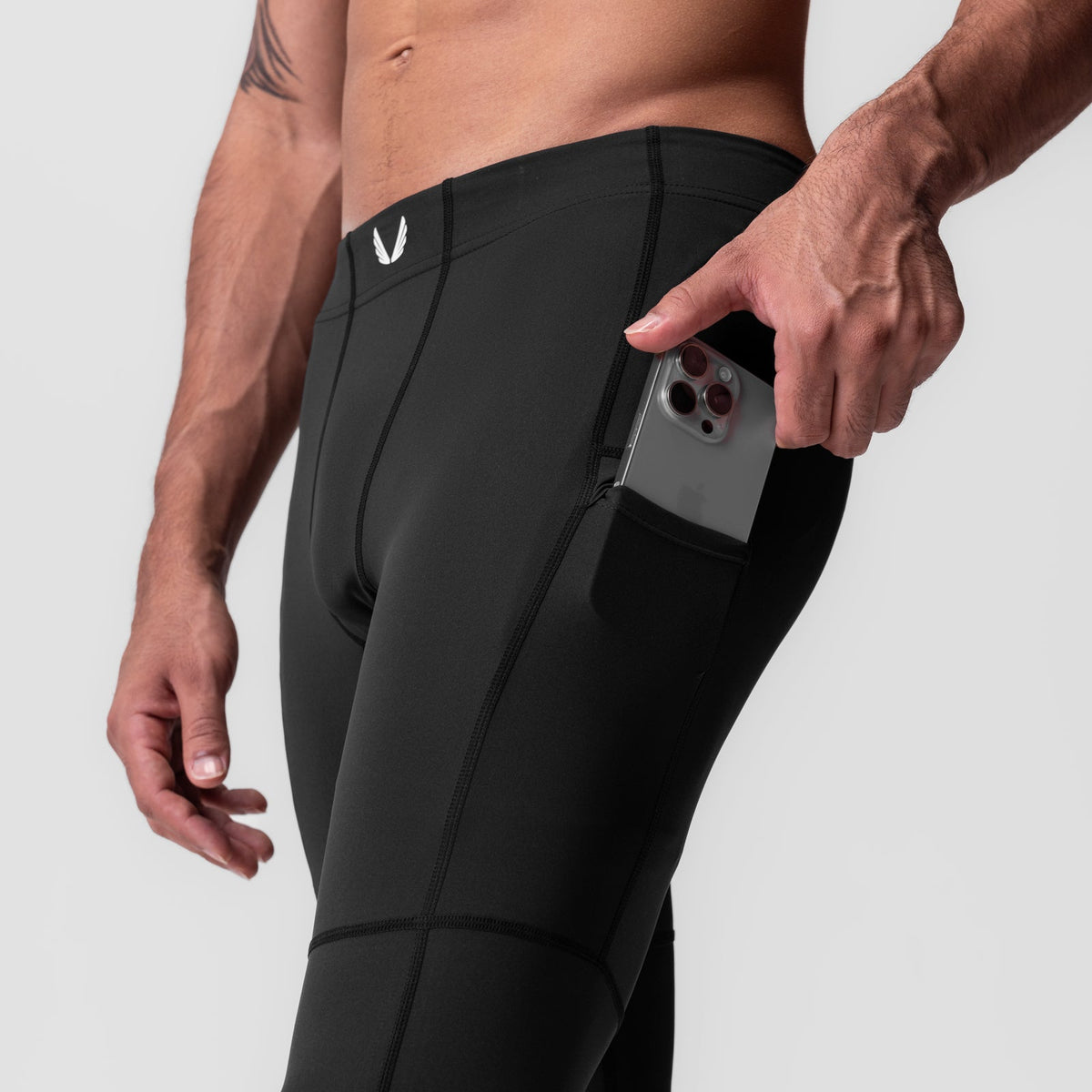 0977. WarpFlexx-Lite® 3/4-Length Legging - Black | ASRV