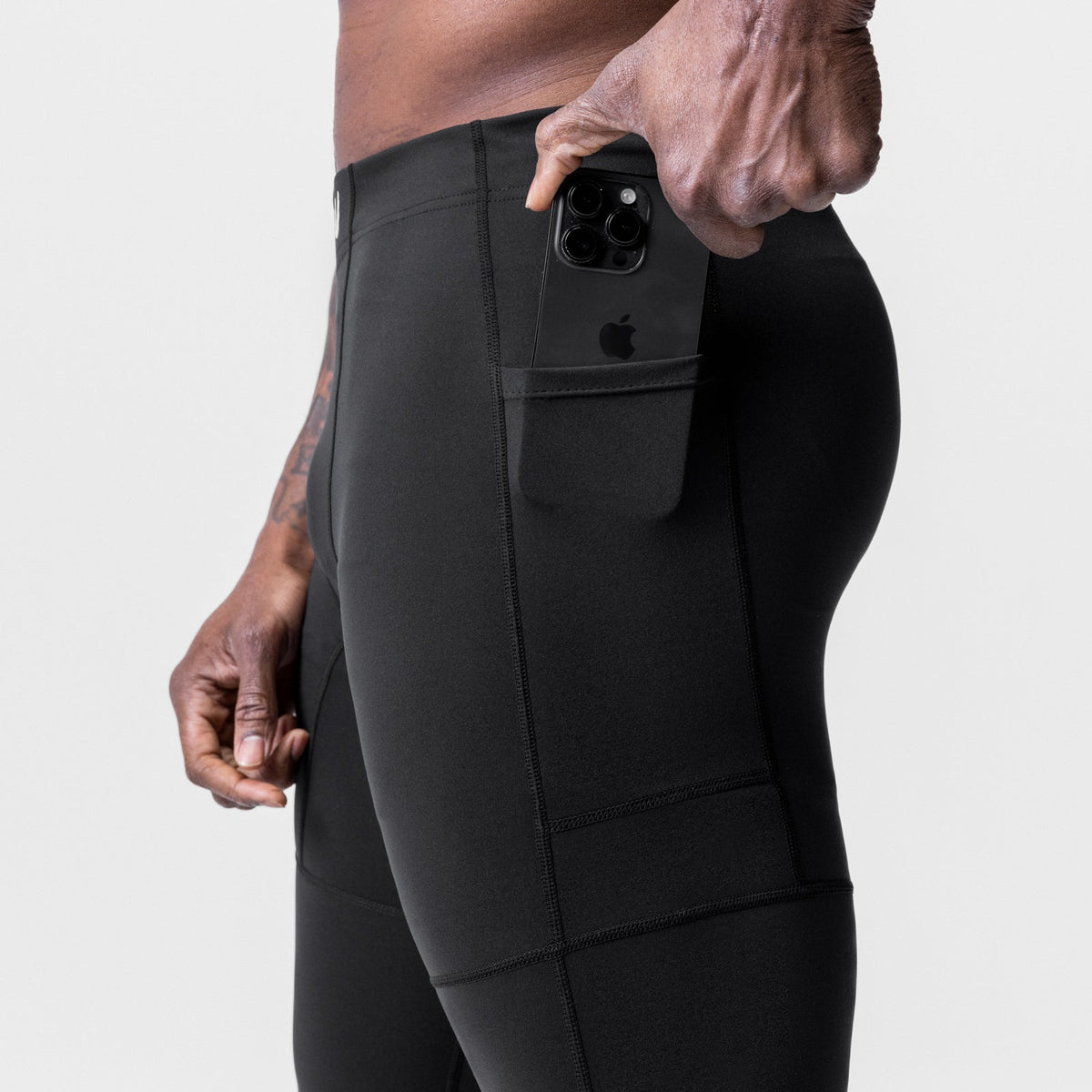 0747. WarpFlexx® Side Pocket 3/4-Length Legging - Black | ASRV