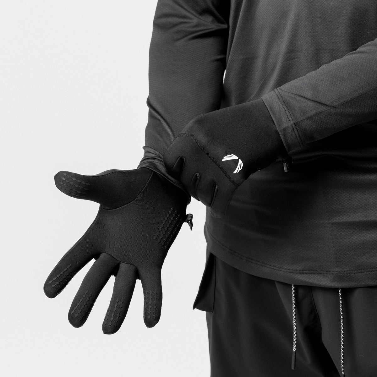 0671. Aeroheat® Lightweight Gloves - Black/White | ASRV