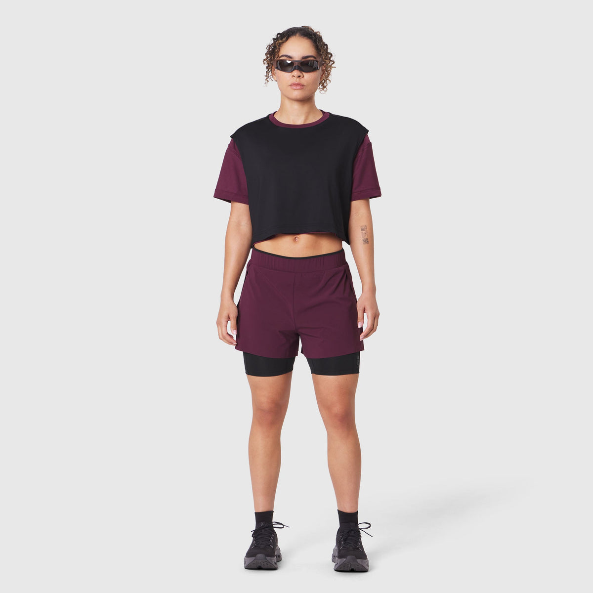 W082. SUPIMA® Ice-Skin™ Reversible Crop Tee - Merlot/Black | ASRV