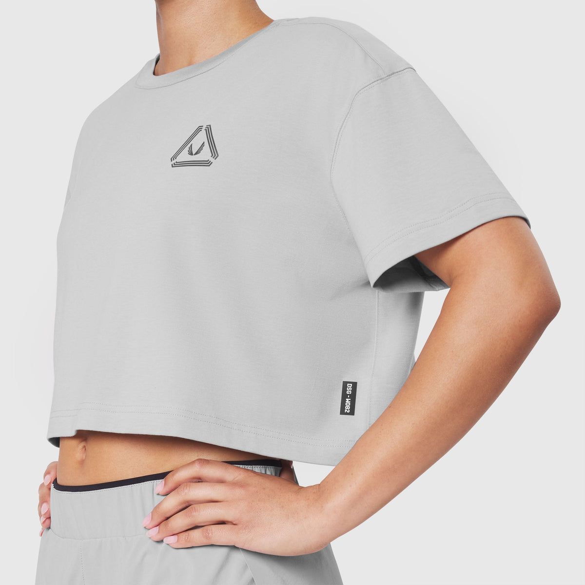 W082. SUPIMA® Ice-Skin™ Reversible Crop Tee - Slate Grey/Black | ASRV