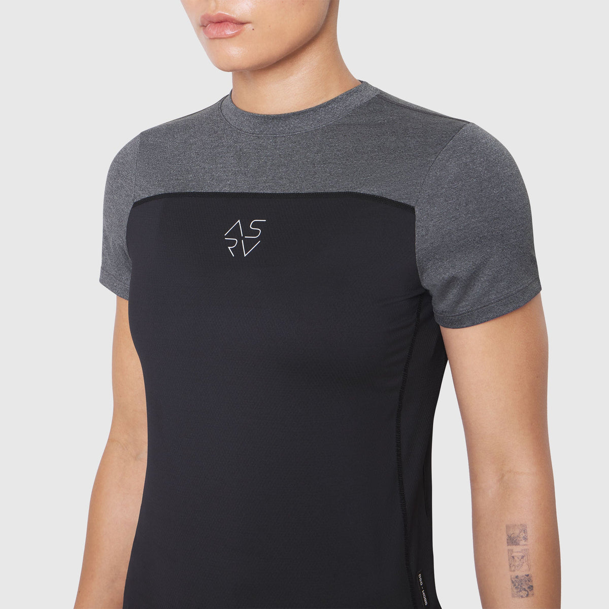 W086. AEROSILVER® UPF50+ Run Tee - Black | ASRV