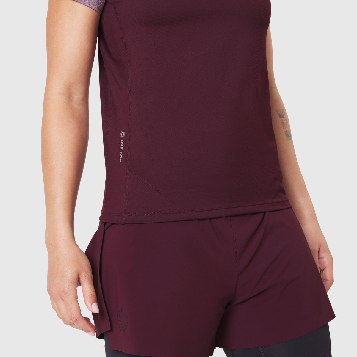 W086. AEROSILVER® UPF50+ Run Tee - Merlot | ASRV