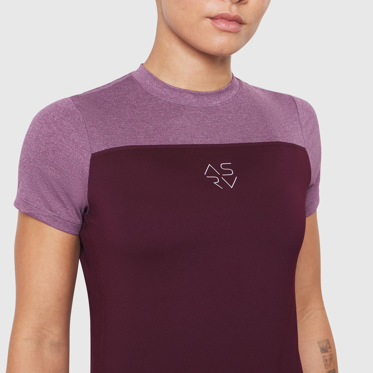 W086. AEROSILVER® UPF50+ Run Tee - Merlot | ASRV