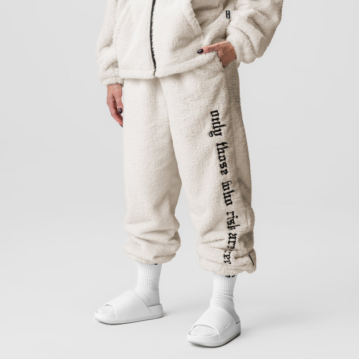 1008. Womens Sherpa Recovery Sweats - Ivory Cream/Black | ASRV