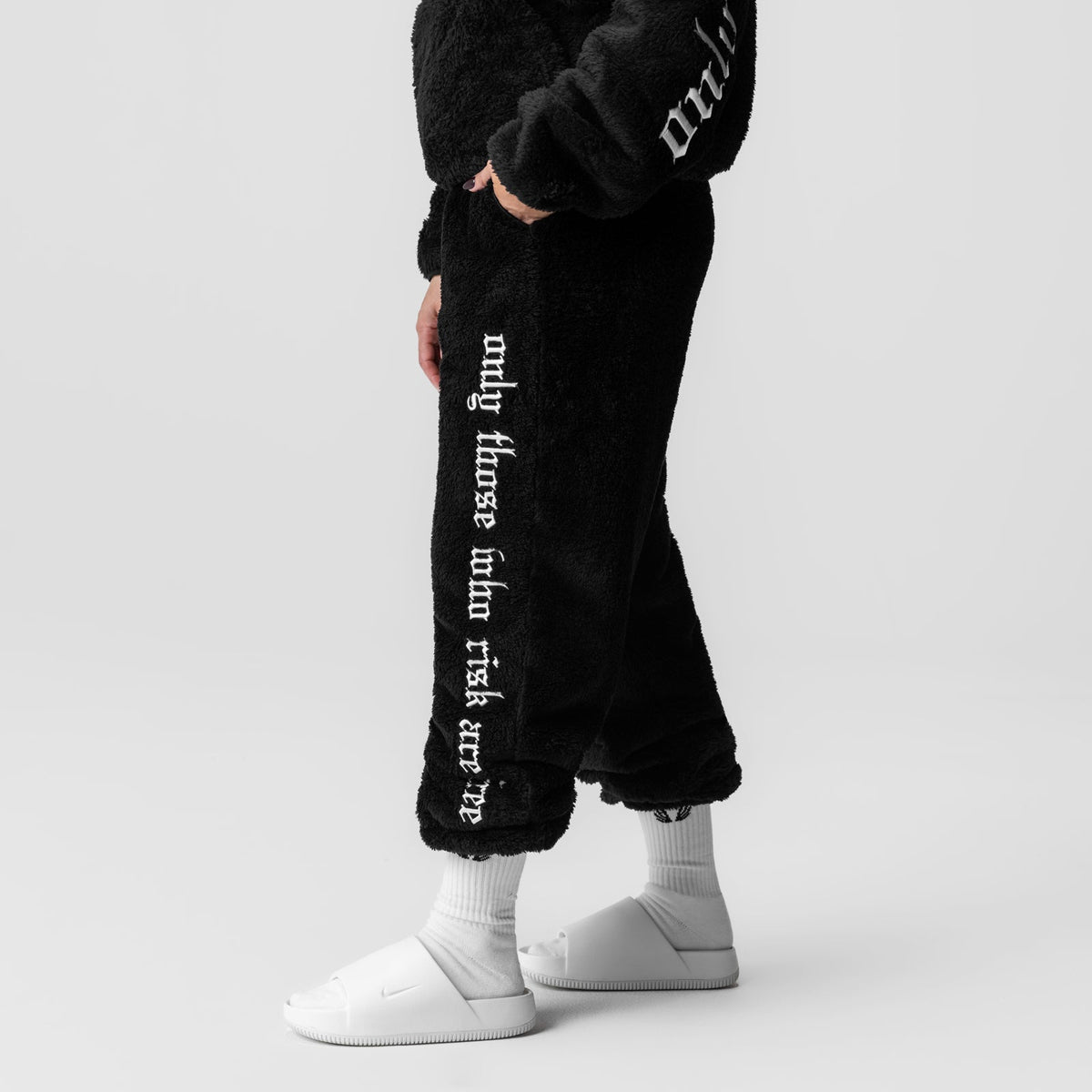 1008. Womens Sherpa Recovery Sweats - Black/White | ASRV