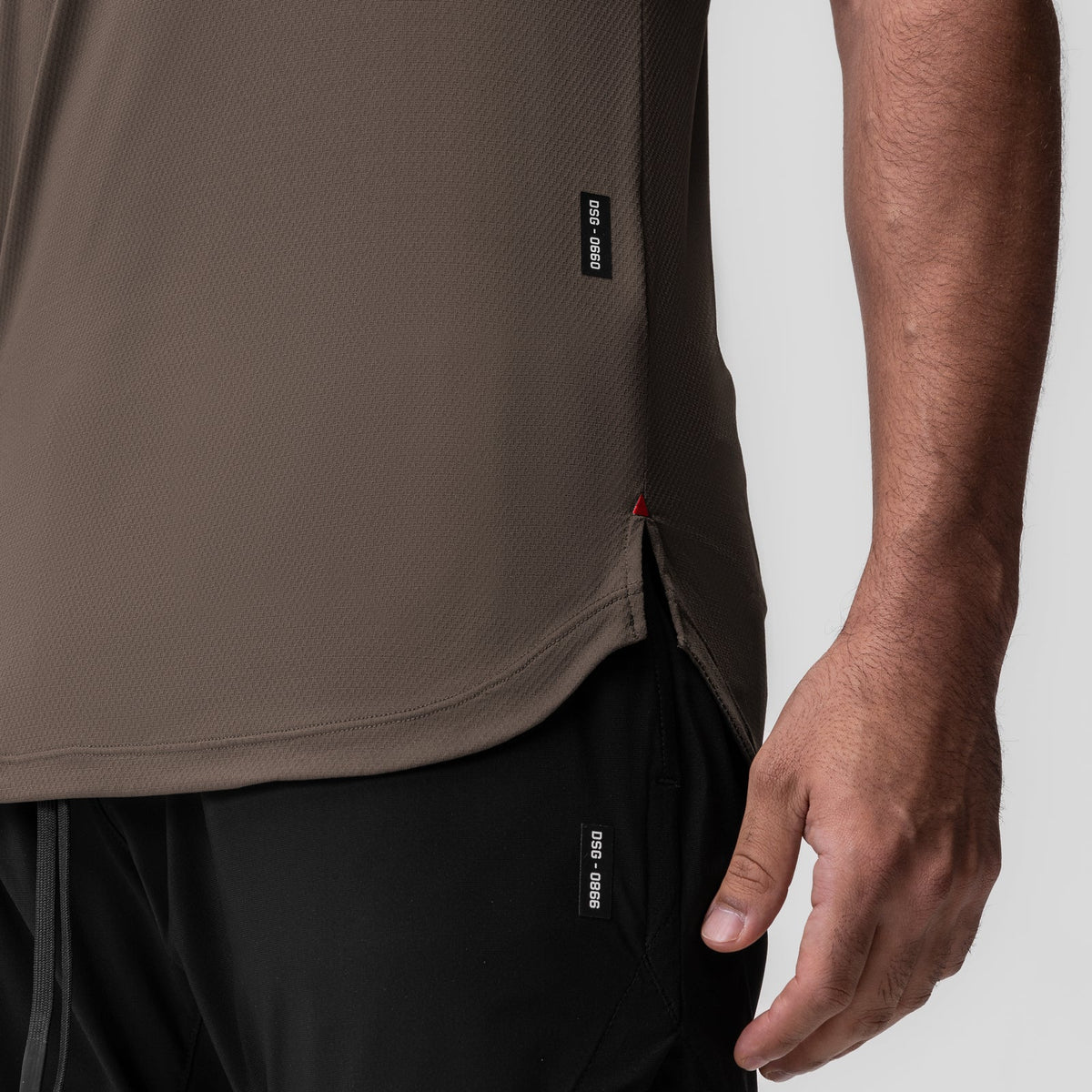 0660. AeroSilver® Established Tee - Deep Taupe | ASRV