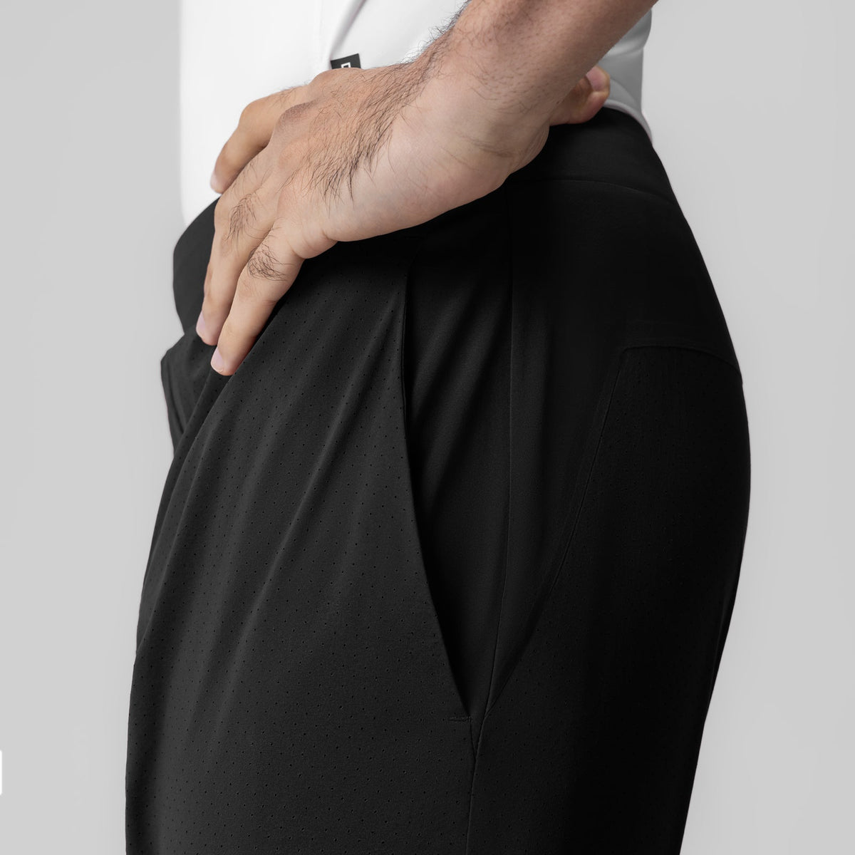 1028. Aerotex™ Bonded 7" Liner Short - Black | ASRV