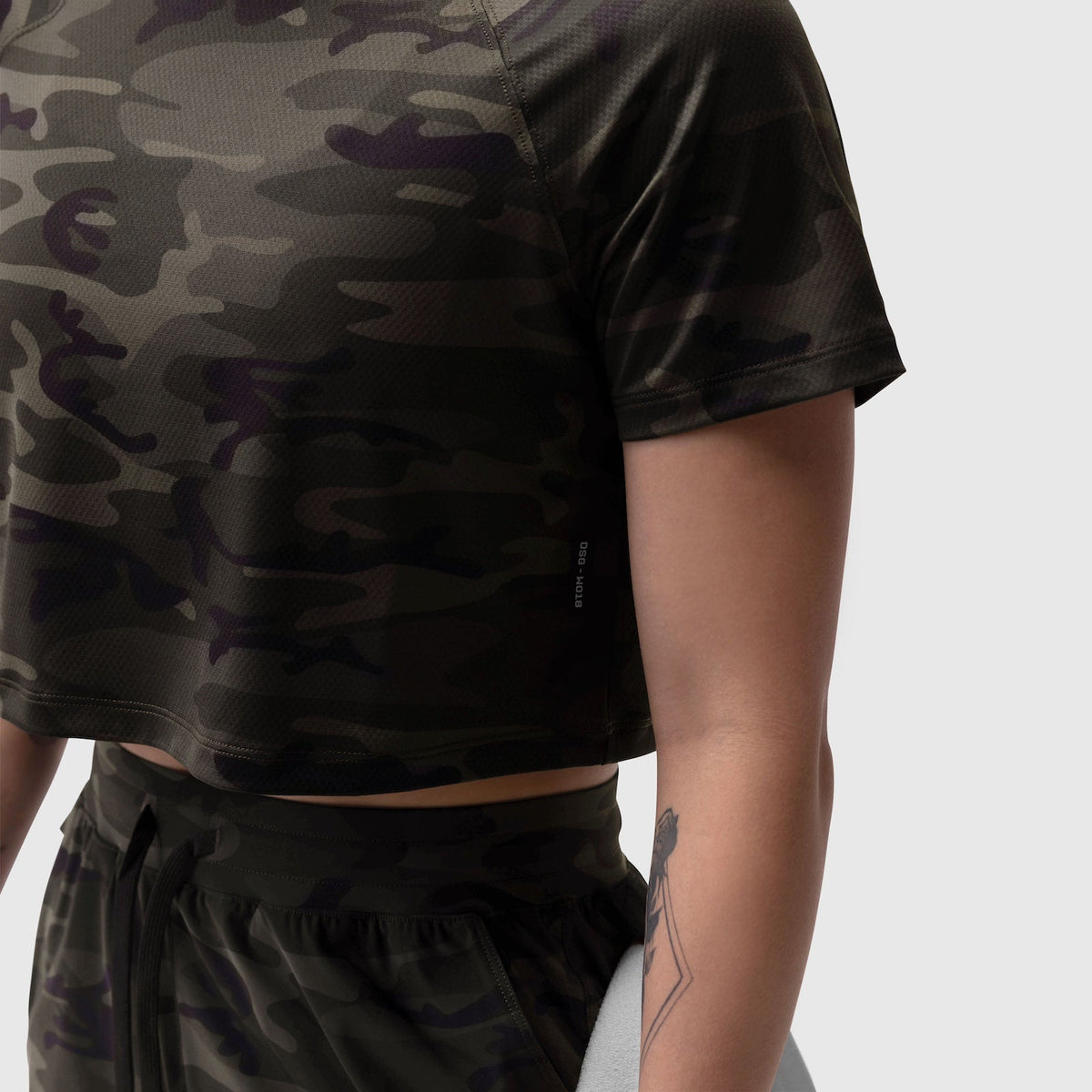W018. AeroSilver® Cropped Tee - Dark Camo | ASRV
