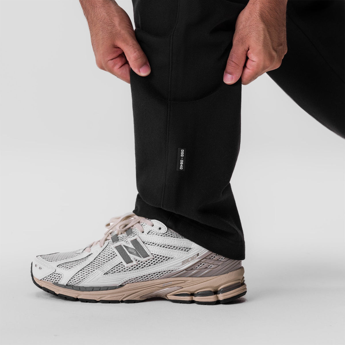 0840. Tech Essential™ Straight Leg Sweats - Black | ASRV