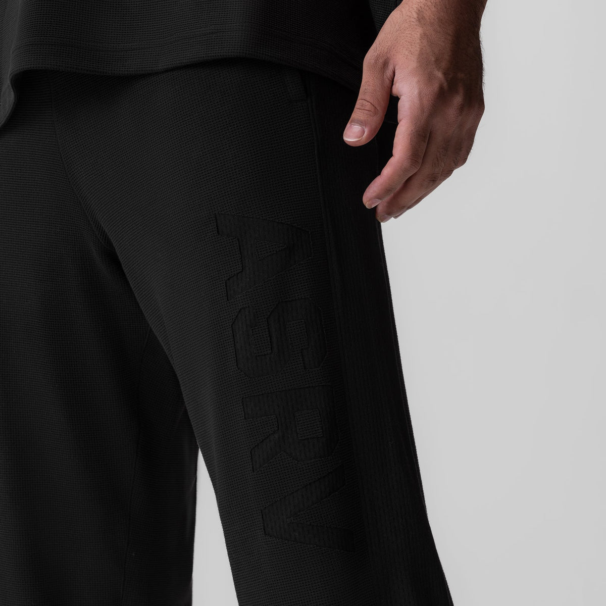 0957. Waffle Knit Relaxed Sweatpant - Black/Black | ASRV