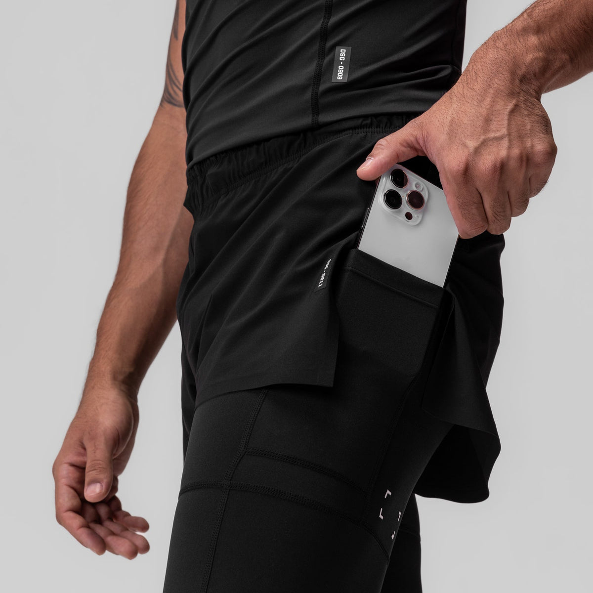 0911. Tetra-Lite® 2-in-1 High Split Legging Short - Black "Cyber"/Blac | ASRV