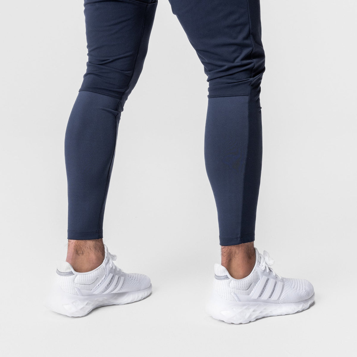 0694. Thermal Hybrid Jogger - Navy | ASRV